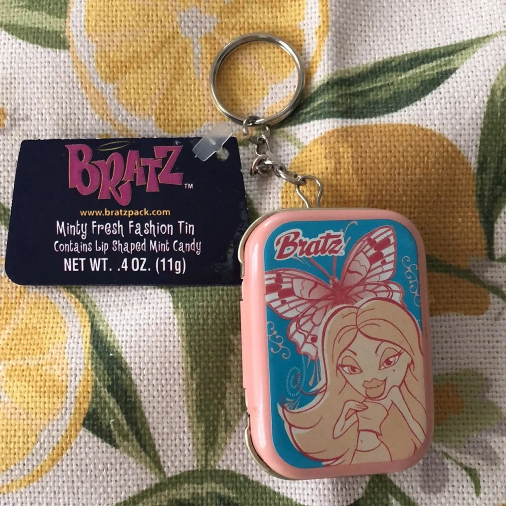 Vintage 2004 Bratz Minty Fresh Fashion Tin Keychain Cloe NWT Rare Y2K